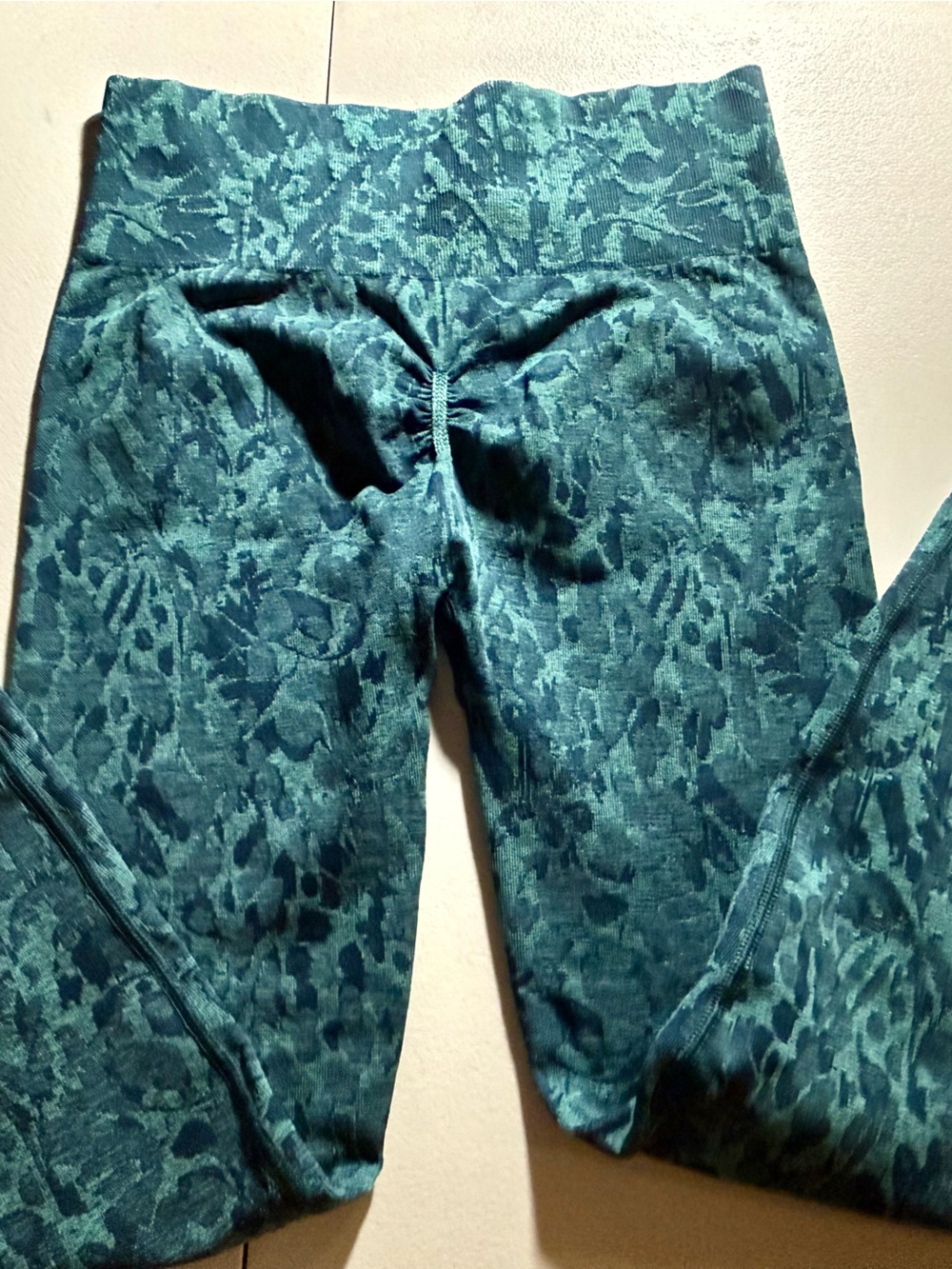 GYMshark ADAPT ANIMAL  LEGGINGS - Teal -  size -M - Picture 4 of 5